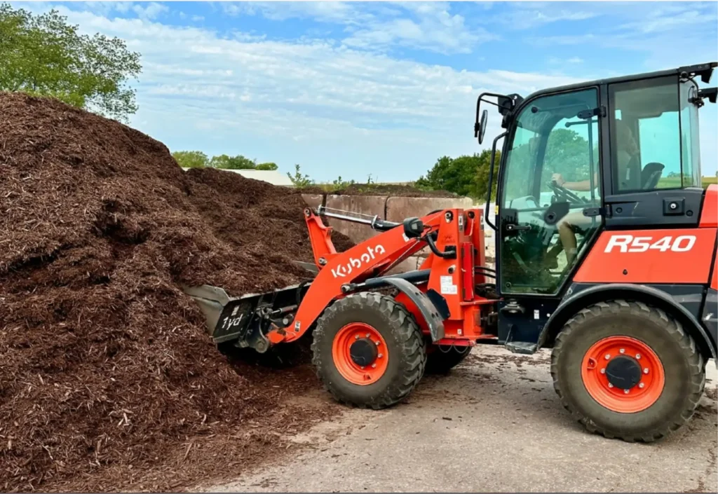 Bulk Mulch Delivery in Rochester: What Arrives, When, and Where It’s Dumped